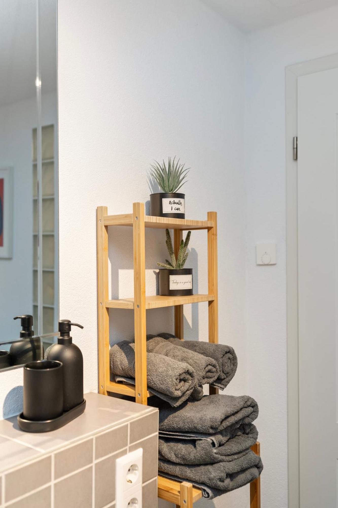 Anytime - Ferienwohnungen Greta In Friedrichshafen Am Bodensee Phòng bức ảnh